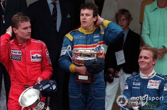 podium-race-winner-olivier-pan-1